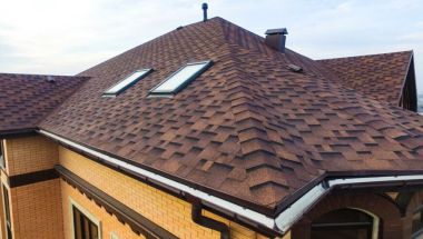 Преимущества и недостатки кровли из гибкой черепицы: сравнение с металлочерепицей